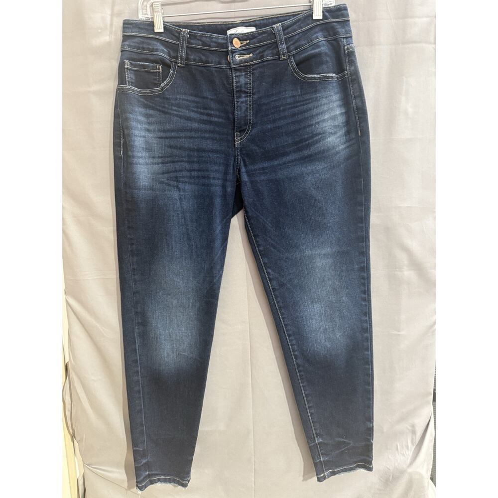 Kancan Kurvy Mid-Rise Ankle Skinny Jeans. Size 30 TG2268